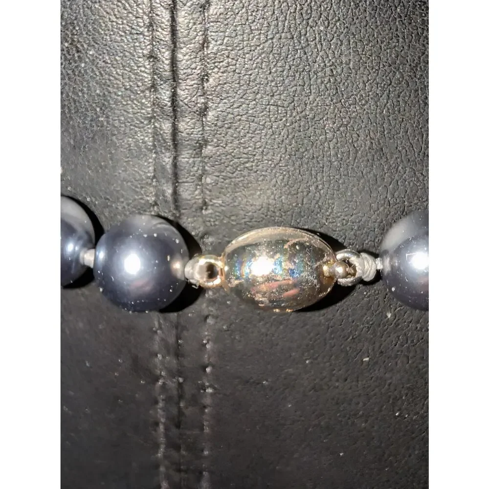 Silver Glass Beaded Necklace With Magnetic Clasp